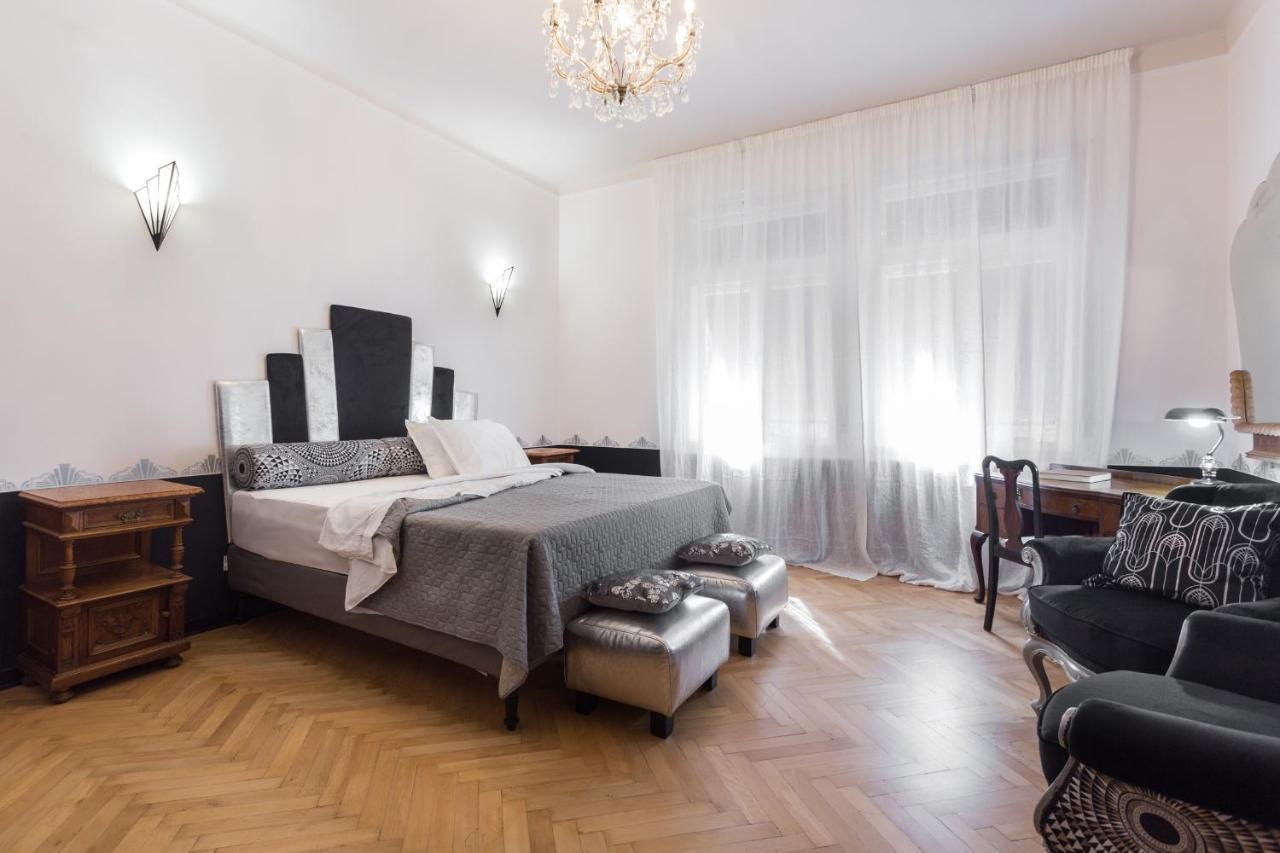 La Casa Di Gatsby Lusso In Pieno Centro Con Parcheggio Leilighet Gorizia Eksteriør bilde