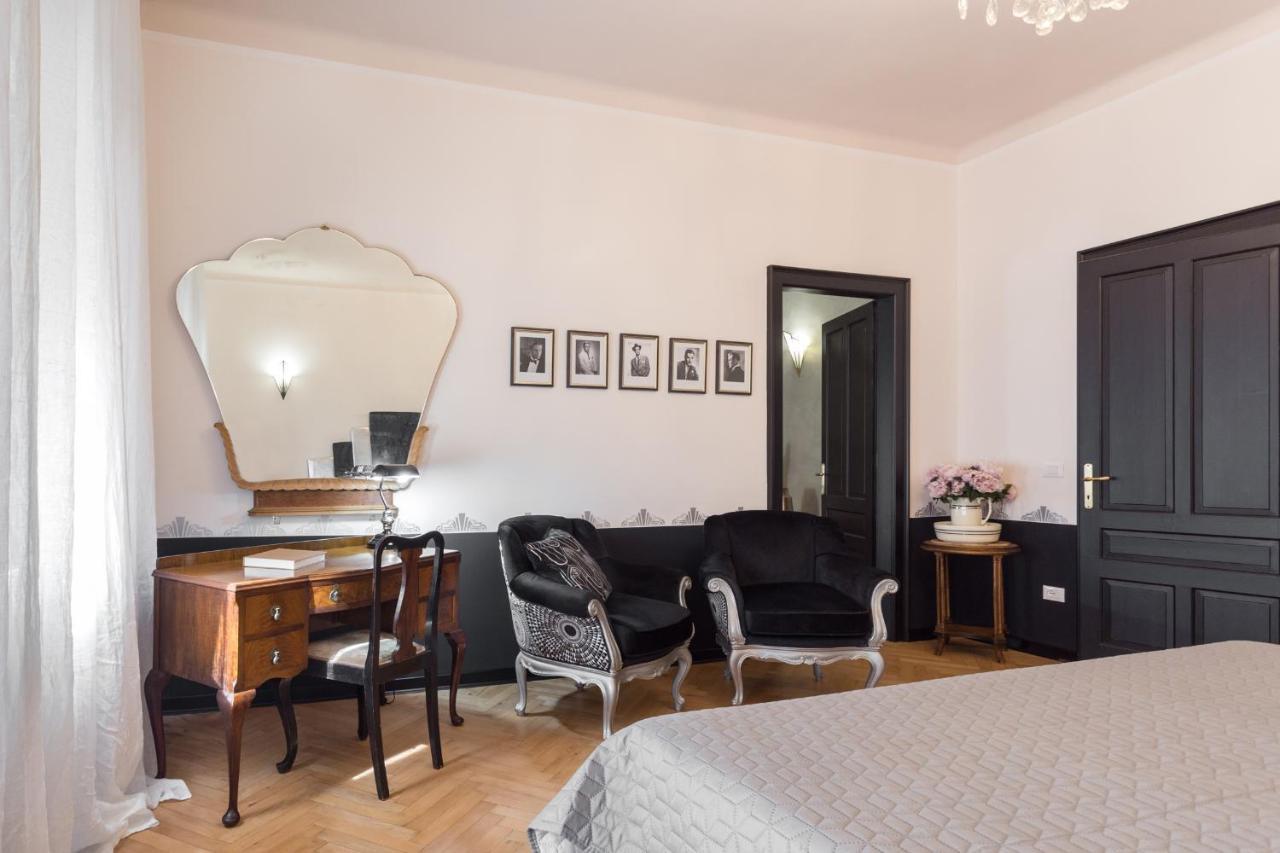 La Casa Di Gatsby Lusso In Pieno Centro Con Parcheggio Leilighet Gorizia Eksteriør bilde
